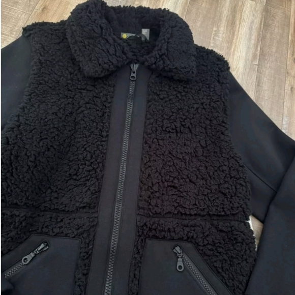 Zella Mix it Up Faux Shearling Jacket Size Medium Black - Picture 4 of 5
